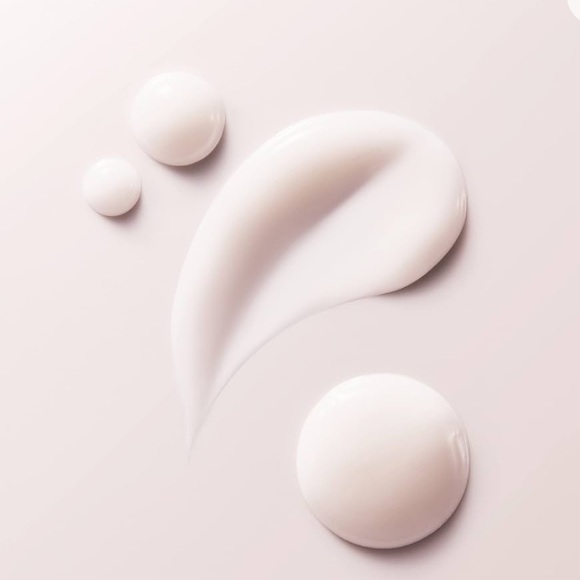 JLO BEAUTY Tighten + Tease™ Ultimate Body Serum 4.06 Oz - Picture 7 of 9